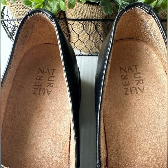 Naturalizer Black Leather Slip-On Loafers women size:9 - Picture 4 of 7